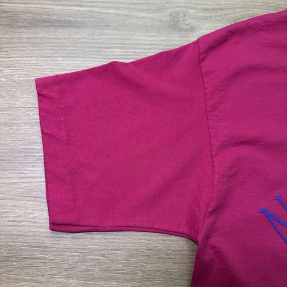 Vintage 90s Host Marriot Pink New York NY Spellout Single Stitch Size M TShirt - Picture 4 of 8